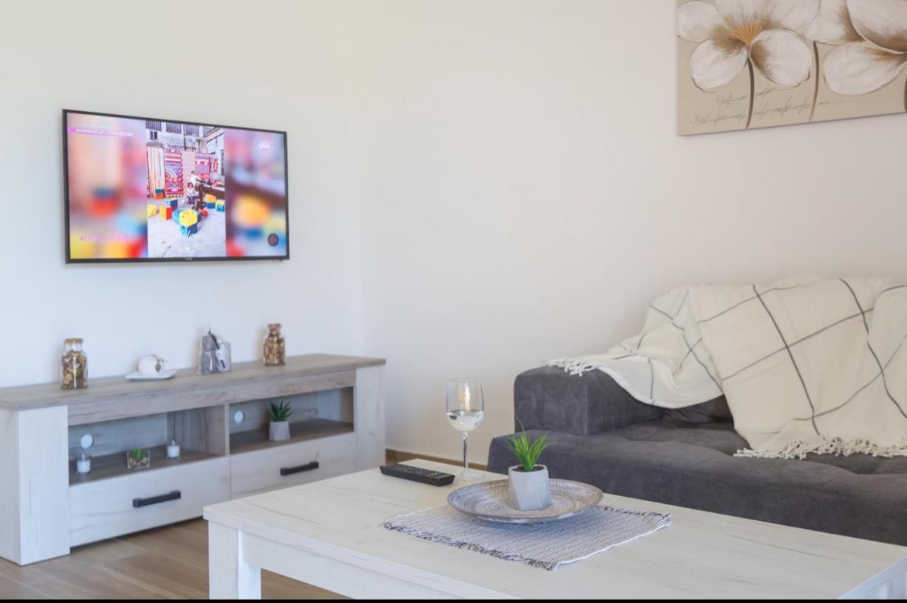Aqualux Apartments Vrdnik Luaran gambar