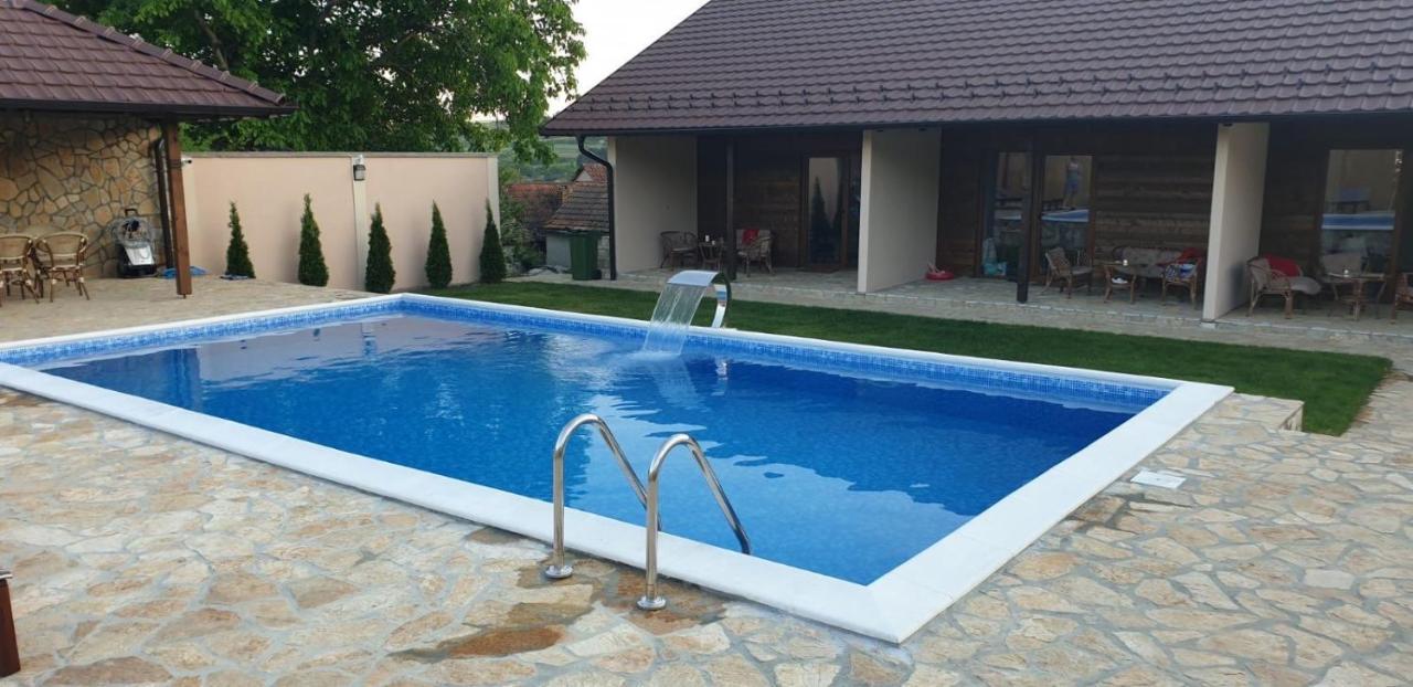 Aqualux Apartments Vrdnik Luaran gambar
