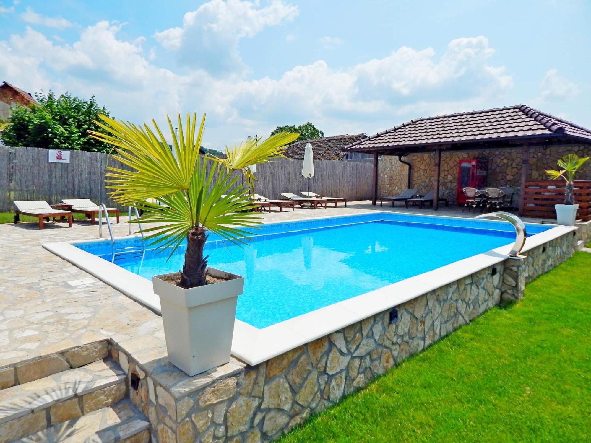 Aqualux Apartments Vrdnik Luaran gambar