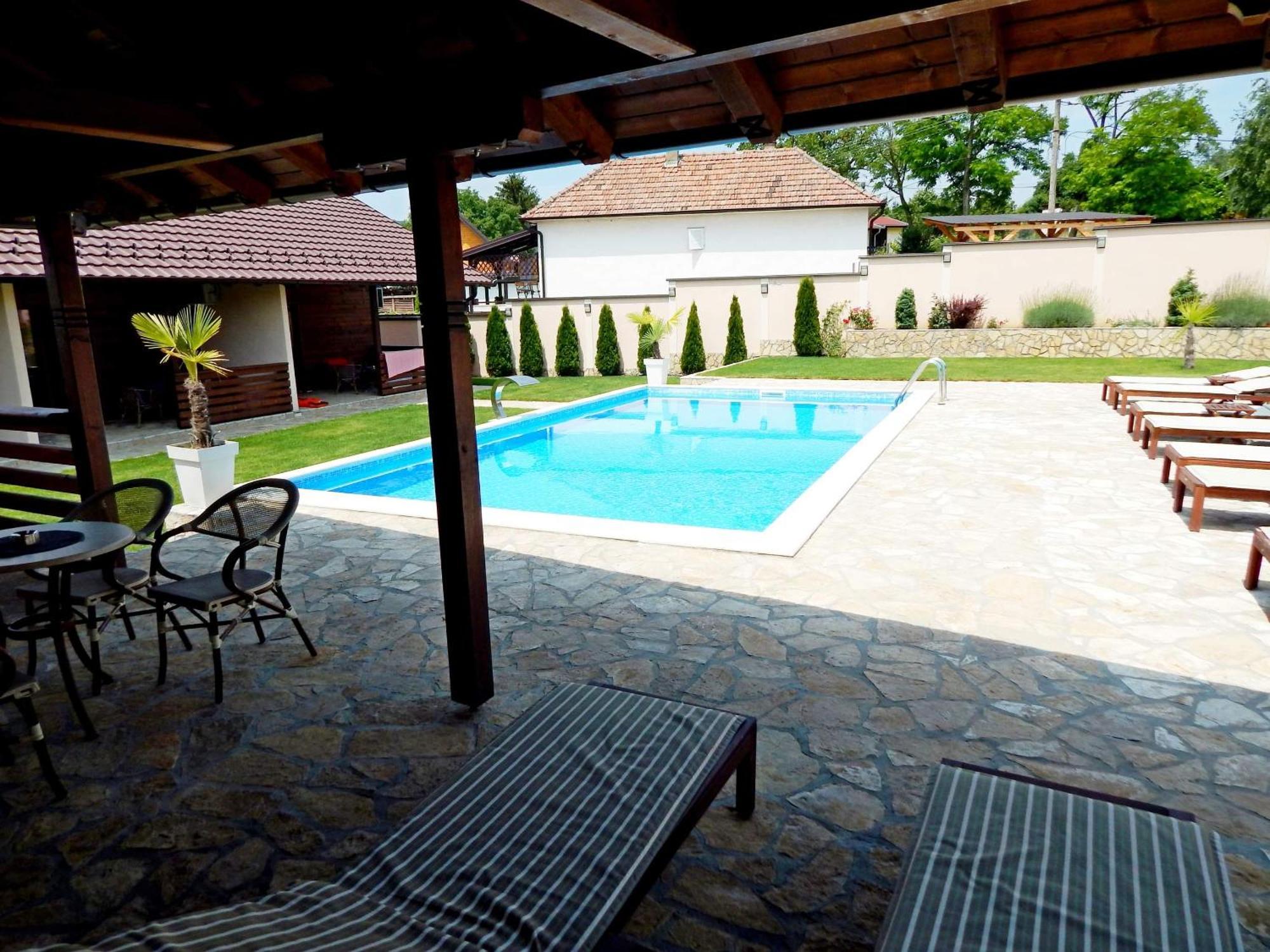 Aqualux Apartments Vrdnik Luaran gambar