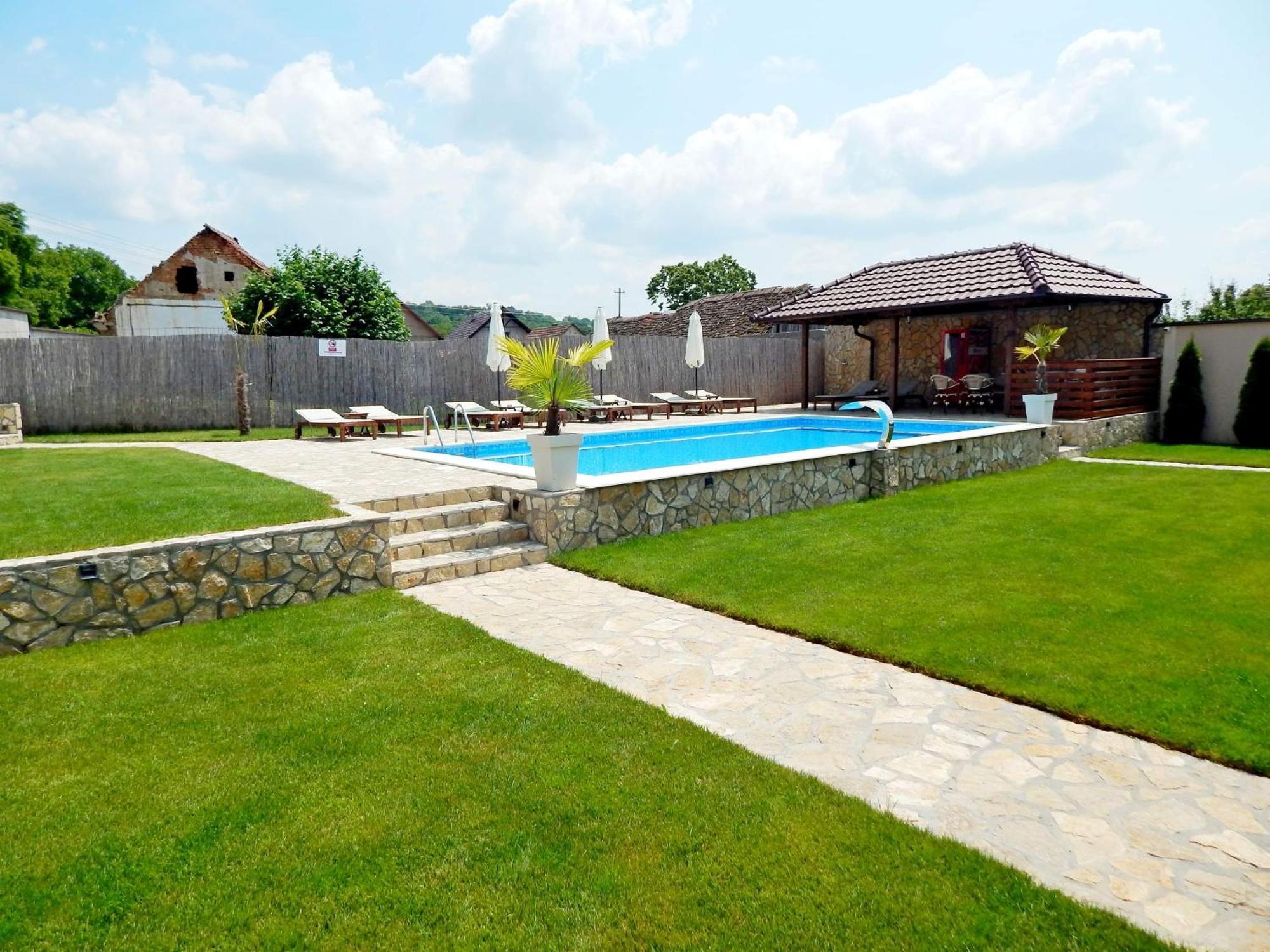 Aqualux Apartments Vrdnik Luaran gambar